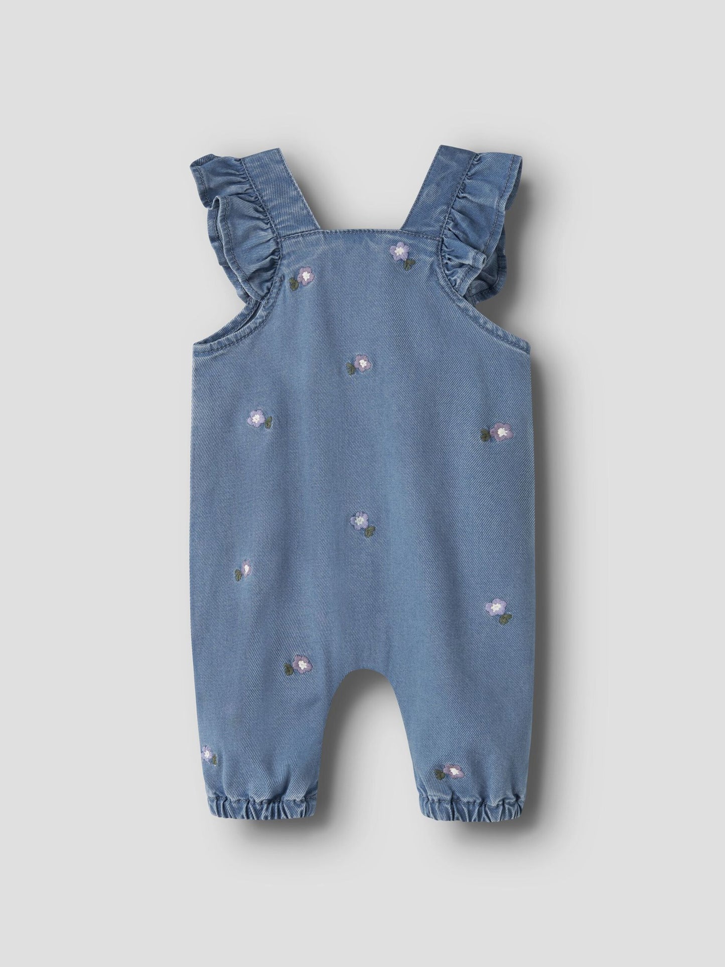 Söt baby byxa med broderade blommor till flicka. Blå jeans hängselbyxor till nyfödd bebis flicka i ekologisk bomull.
NBFSAGE DNM OVERALL 3606-YB
13247806