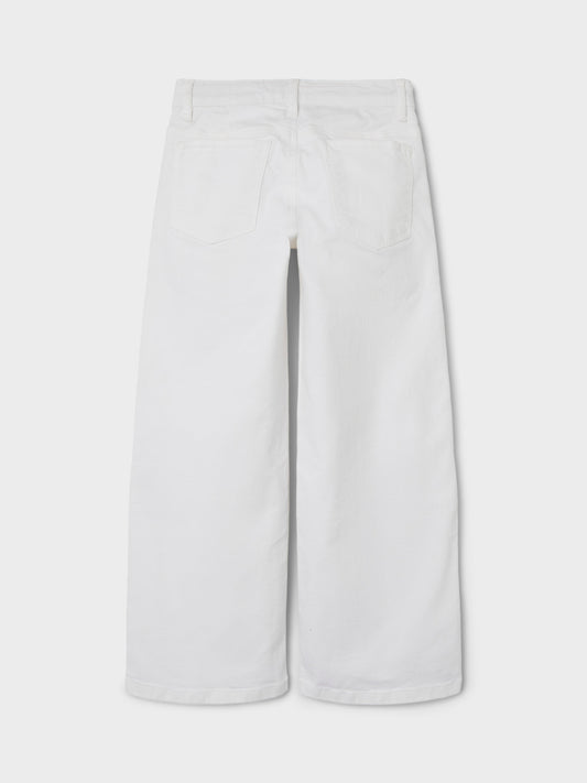 Vita vida jeans i rak modell till flicka. Tjej jeans byxor, vit byxa i mjuk stretch från Name it till barn och ungdom flicka.
NKFROSE WIDE TWI PANT 1115-TP NOOS
13211632