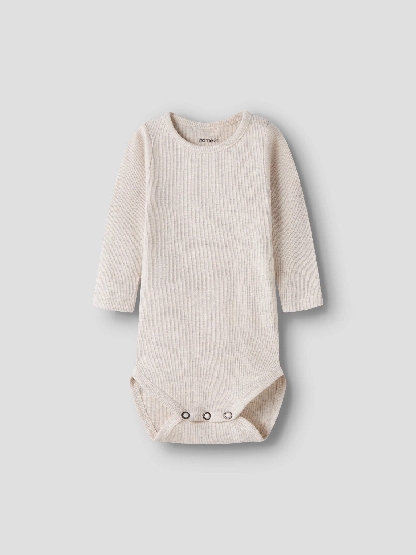 Ljus beige natur vit baby body till nyfödd pojke och flicka. Långärmad ribbad bebis body i ekologisk bomull från Name it.
NBNKAB LS BODY NOOS
13226313
