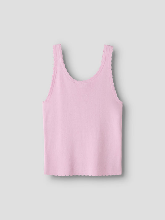 Rosa stickat linne till tjej. Ekovero linne till flicka, rosa färg. Fina detaljer och vackert, trendigt linne från Name it.
NKFFILISA KNIT STRAP TOP
13227354