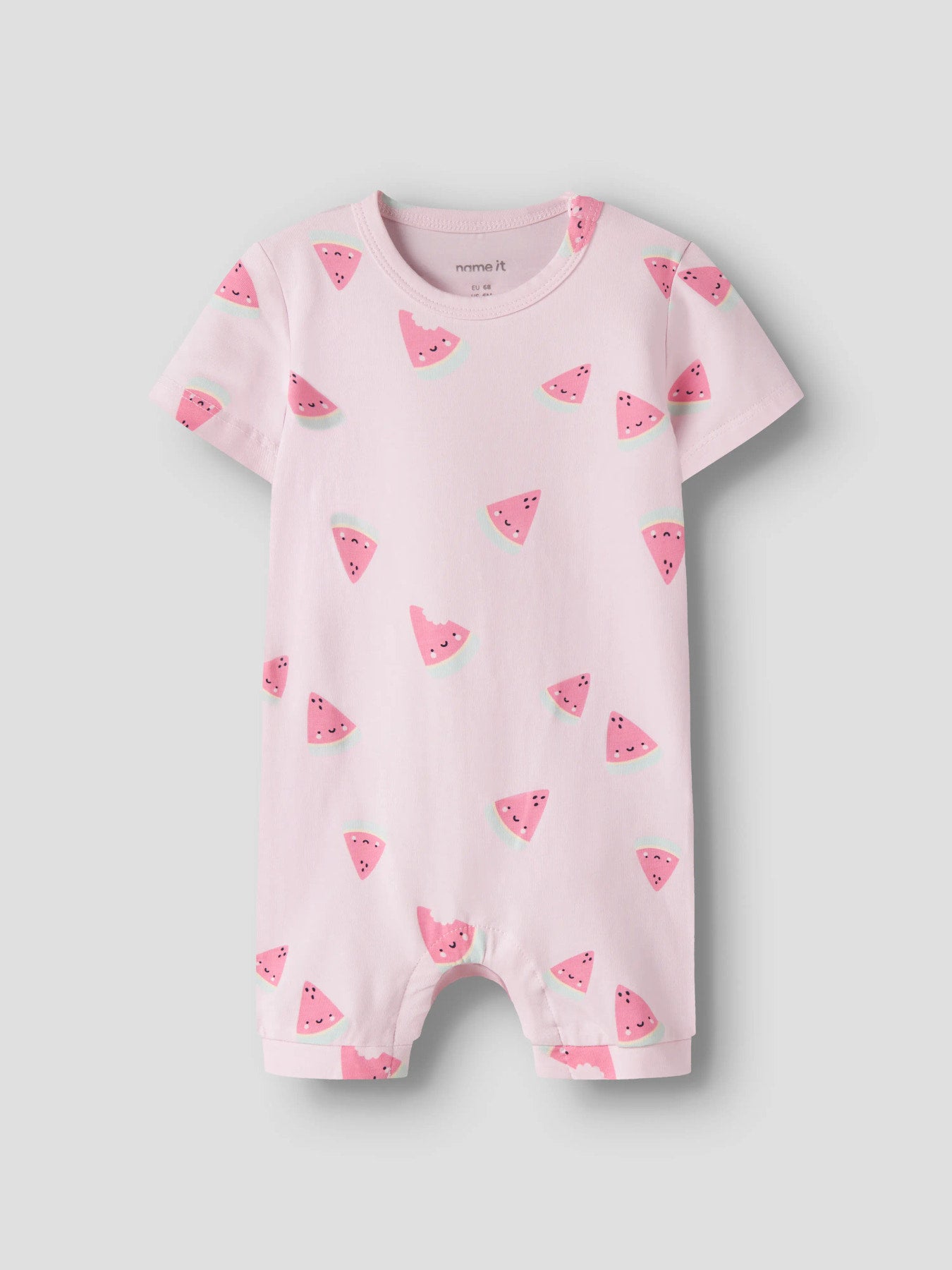 Ljus rosa sunsuit till baby flicka. Soloverall soldräkt till nyfödd bebis flicka. Mönstrad bodysuit med meloner, onesies från Name it, ekologiska bebis kläder.
NBFVANDORA SUNSUIT BOX
13229241