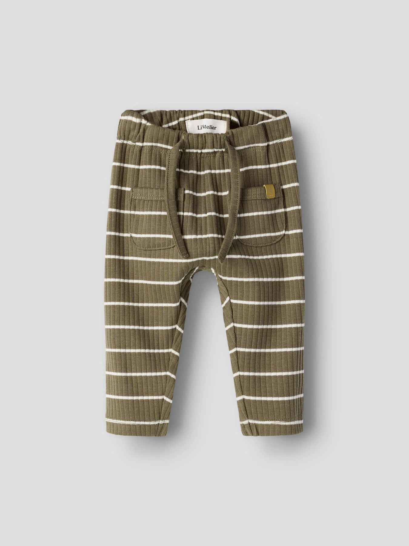 Randig brun och vit baby byxa till bebis pojke. Bebis byxa, ekologiska barnkläder till nyfödd pojke från Lil 'Atelier.
NBMKAIL REG PANT LIL NOOS
13232016