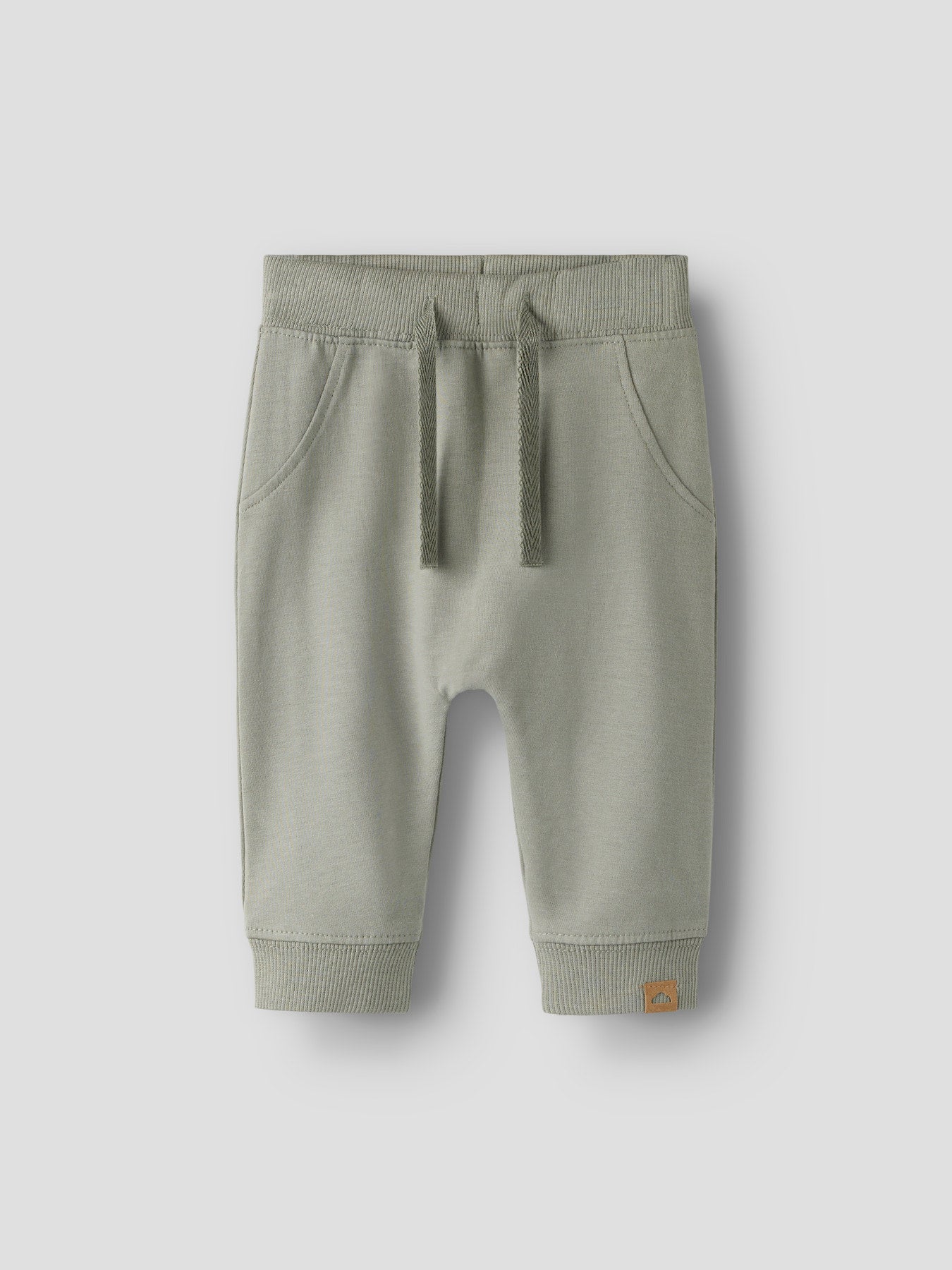 Grön unisex sweat byxa till baby flicka och bebis pojke. Unisex byxa till nyfödd i ekologisk bomull från Name it.
NBNTAKKI SWEAT PANT NOOS
13235556