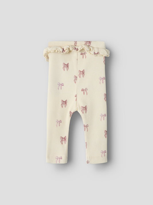 Ribbade natur vit bebis byxor med rosa rosetter till liten tjej i ekologisk bomull. Lil' Atelier.
NBFGAVO EFI SLIM LEGGING LIL NOOS
13239254