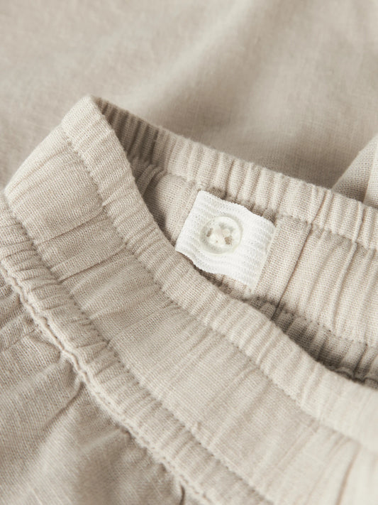 Beige linne shorts till pojke. Linneshorts till kille barn och ungdom.
NKMFALINNEN SHORTS
13240460