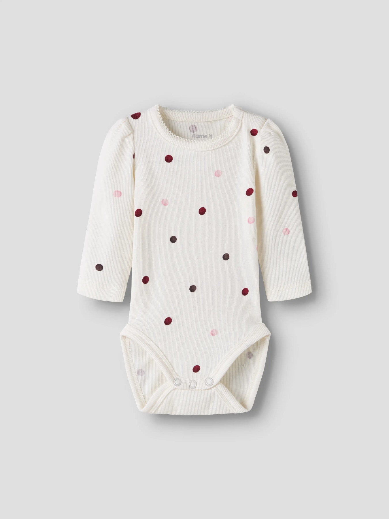 Prickig söt ribbad baby body till nyfödd flicka från Name it. Söt body med lite puffig ärm från Name it till bebis flicka.
NBFNUTTI LS BODY NOOS
13246480