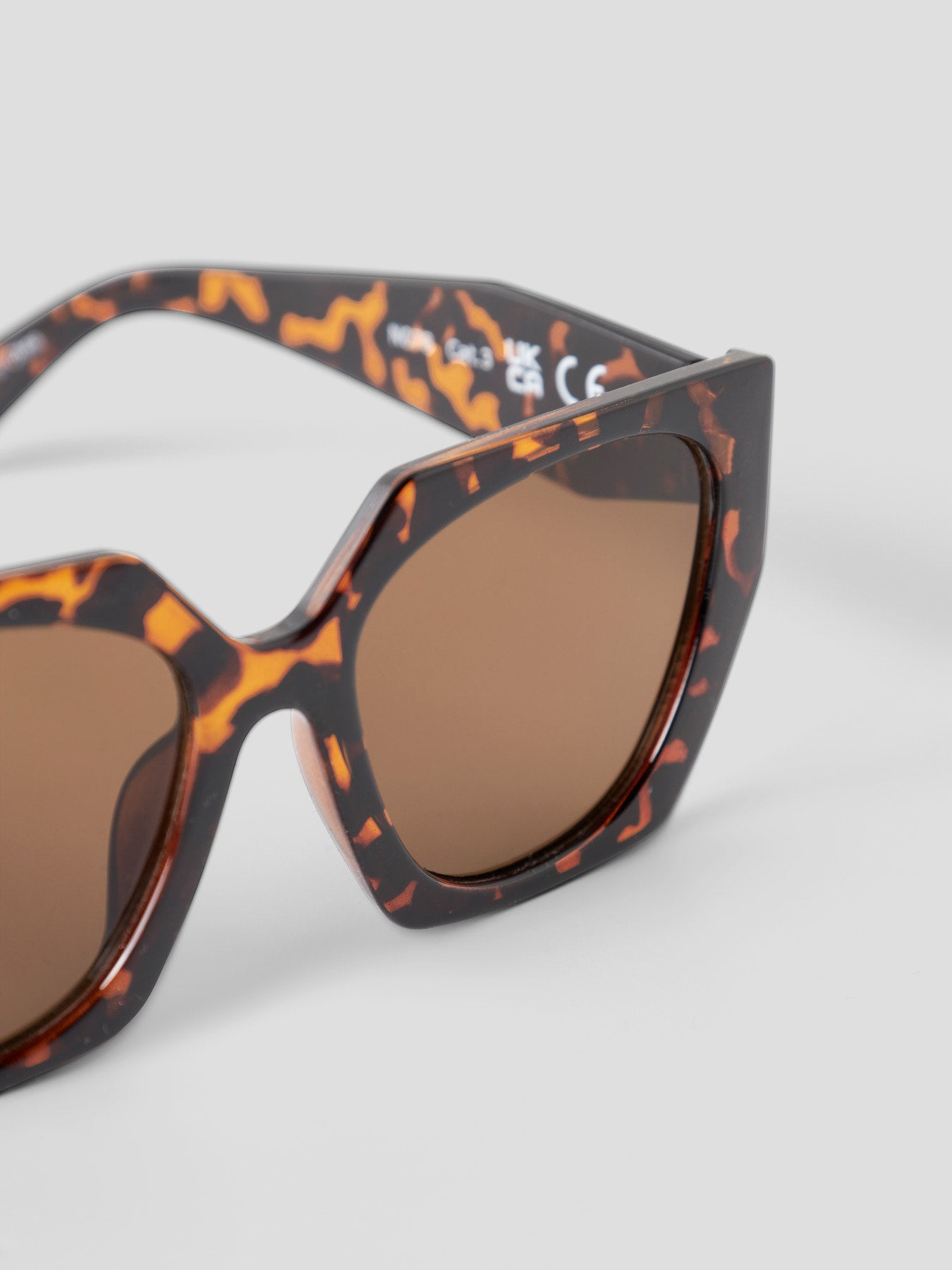 Bruna solglasögon till flicka 6-12 år. Snygga solbrillor till tjej barn och ungdom.
NKFFRANA SUNGLASSES
13251873