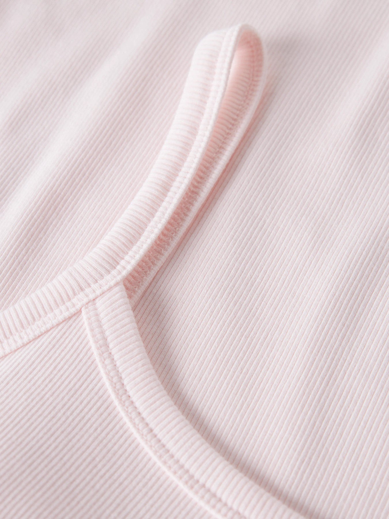 Rosa linne med smala axelband till ungdom tjej. Bas linne strap top till flicka från LMTD.
NLFHINAJA STRAP TOP NOOS
13252459