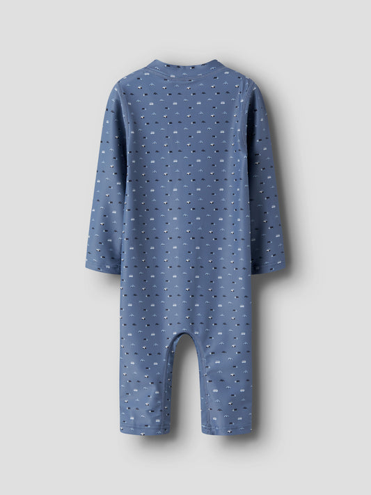 Blå bilar mönstrad uv dräkt till pojke. Uv-kläder från Name it till pojkar, snabbtorkande.
NMMZIPPO 3/4 UV SWIMSUIT
13253335