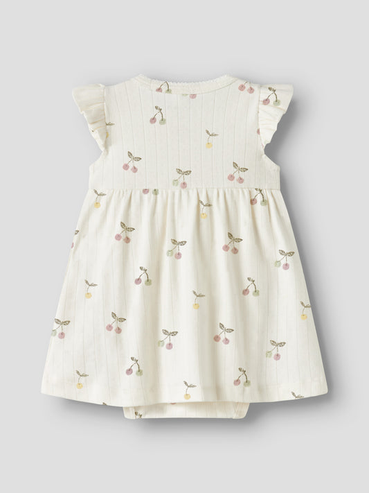 Söt baby klänning med körsbär. Body klänning i ekologisk bomull från Name it.
NBFFICHERRY CAPSL BODYDRESS
13254405