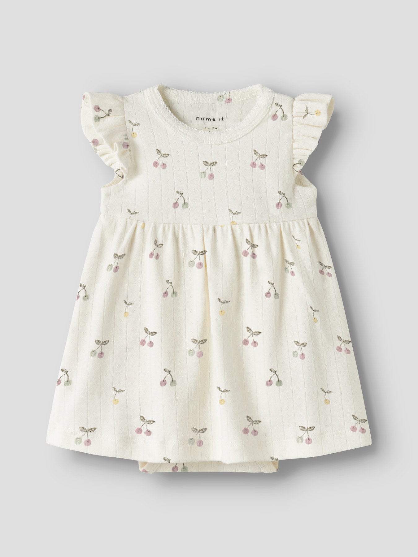 Söt baby klänning med körsbär. Body klänning i ekologisk bomull från Name it.
NBFFICHERRY CAPSL BODYDRESS
13254405