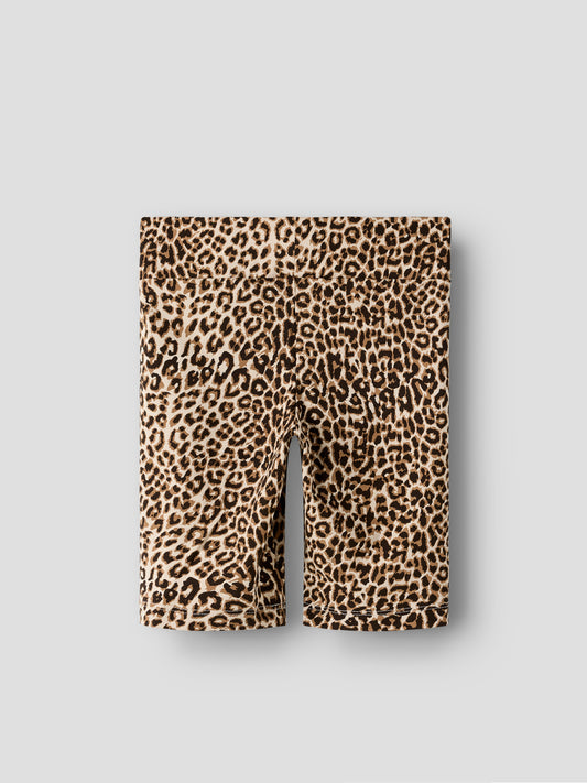 Leopard mönstrade cykelbyxor med bred resår i midjan.
Beige och svart leo biker shorts till flicka och tjej, barn och ungdom i ekologisk bomull från Name it.
NKFFAHIROZ BIKER LEGGING
13254497