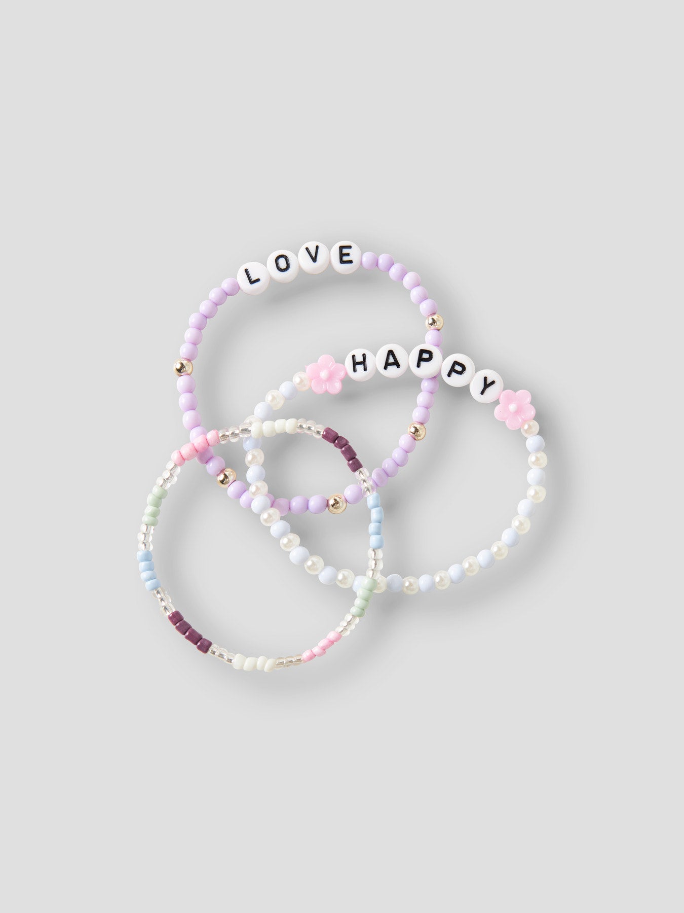 Söt 3 pack med armband till barn flicka. Lila pärl armband med blommor och fina ord.
NMFFANDANGO 3P BRACELET
13254519