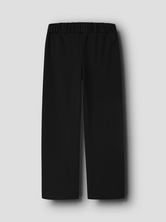 Svart kostym byxa till flicka, rak vid modell med resår i midjan. Byxor från Name it till barn och ungdom flicka. NKFNALINNA WIDE PANT NOOS
13255159