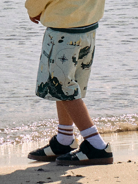 Sweat mjukis shorts till pojke. Mönstrade ljus gröna shorts i ekologisk bomull från Name it till pojke.
NMMHADRI NREG SWEAT SHORTS UNB
13255660