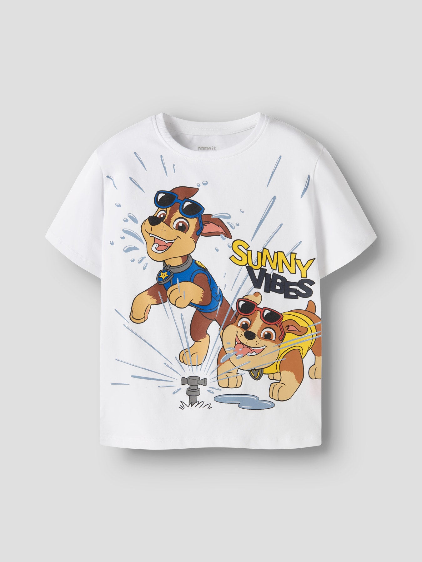 Kul tvit röja med tryck både fram och back print av Paw Patrol hundar. T-shirt till pojke med Paw Patrol från Name it.
NMMMACAS PAW SS NREG TOP CPLG
13255691
