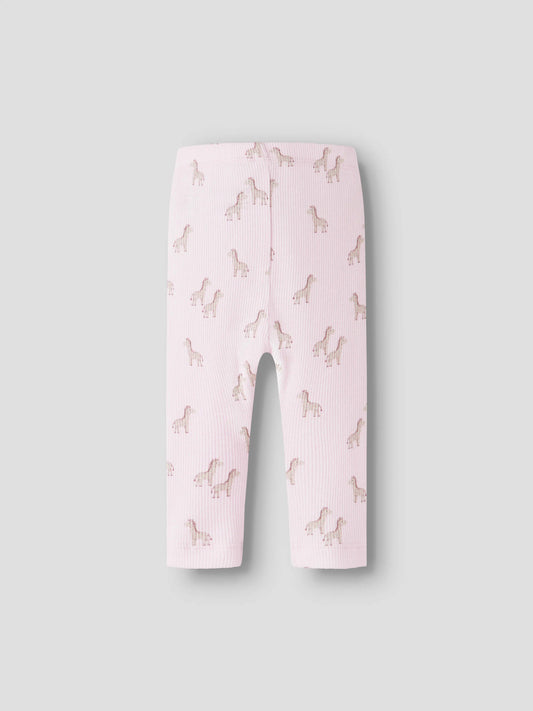 Ljus rosa baby leggings till nyfödd flicka. Bebis byxor i legging modell, ribbade byxor med djurmönster av giraffer. Ekologiska bebis kläder från Name it.
NBFHALENA LEGGING BOX
13255806