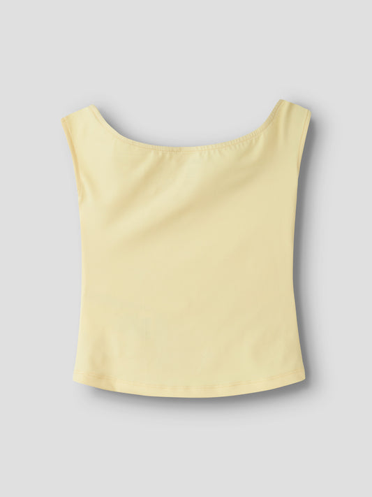 Gult enfärgad linne med rynkade sidor till flicka. Topp snygg cool topp till flicka från Name it.
NKFHELGU SLIM SH TANK TOP
13255846