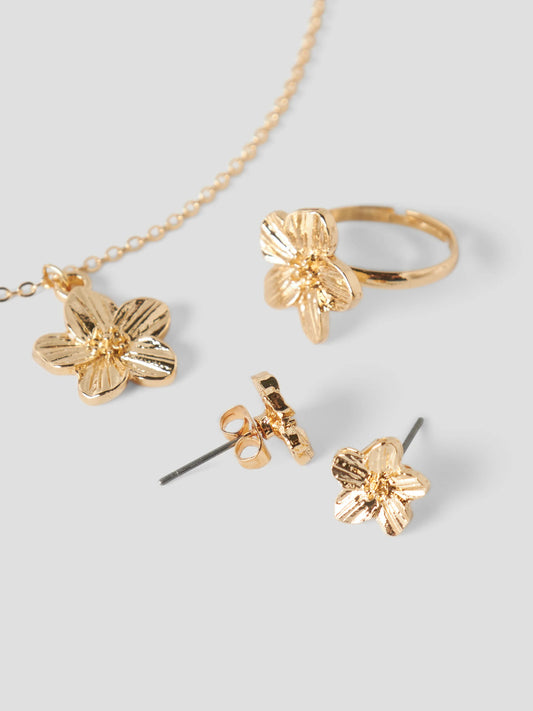 Fint smyckesset med halsband, örhängen och ring i form av blomma. Smycken till flicka, guldfärgade smycken till ungdom från LMTD.
NLFHIBI MINI JEWELLERY SET
13256477