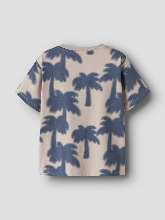 Beige och blå palmer t-shirt till pojke. Ekologiska barnkläder från Name it.
NMMJULY SS NREG TOP
13256587