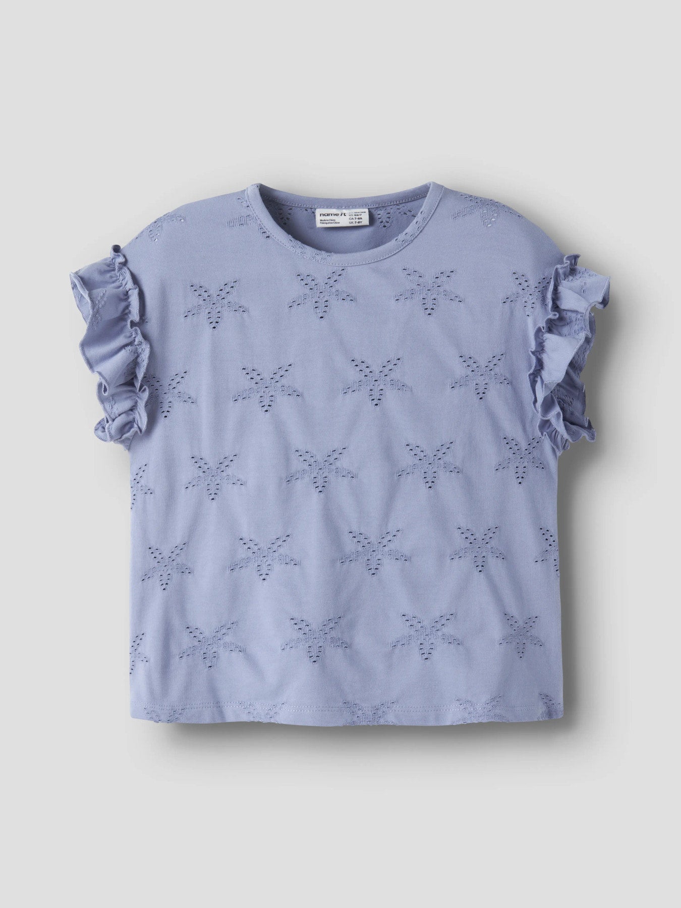 Blå broderad kortärmad topp till flicka. Söt t-shirt till ungdom tjej perfekt till skolavslutning eller midsommar. Fina sommar barn kläder till flicka från Name it.
NKFJADEN SL NREG SH TOP
13256696