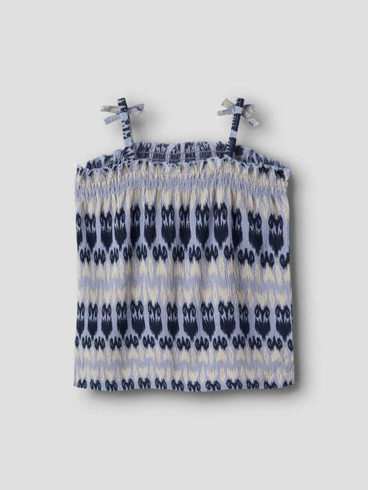 Blå vit mönstrad short topp med smala axelband. Linne med smala axelband till flicka från Name it.
NKFJAMSA SHORT STRAP TOP BOX
13256705