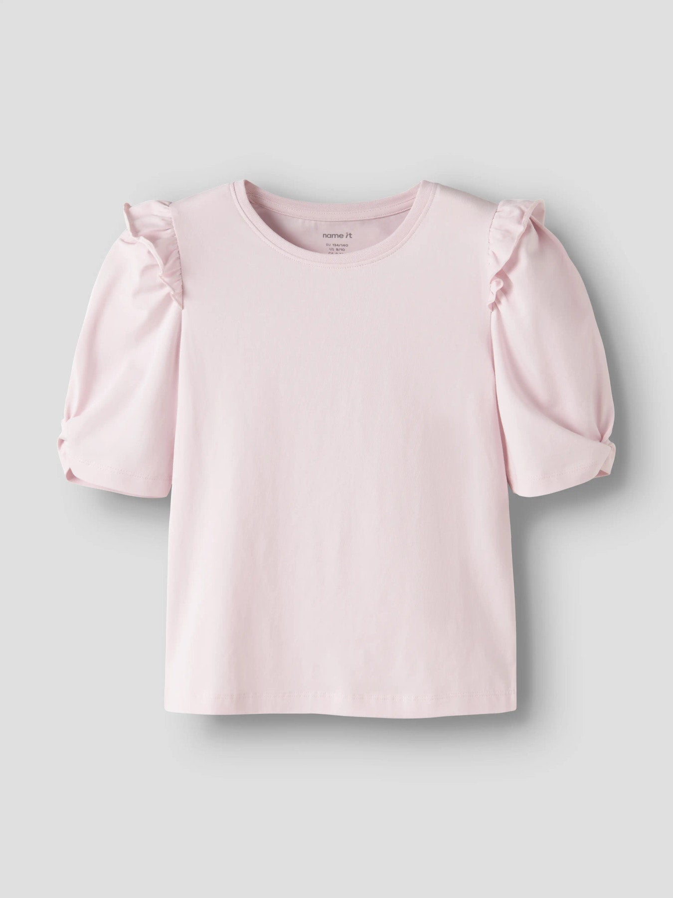 Rosa topp med puffärmar till flicka. Tjej t-shirt kortärmad med puff ärm i ekologisk bomull från Name it till flicka.
NKFFULLI SS TOP
13257396