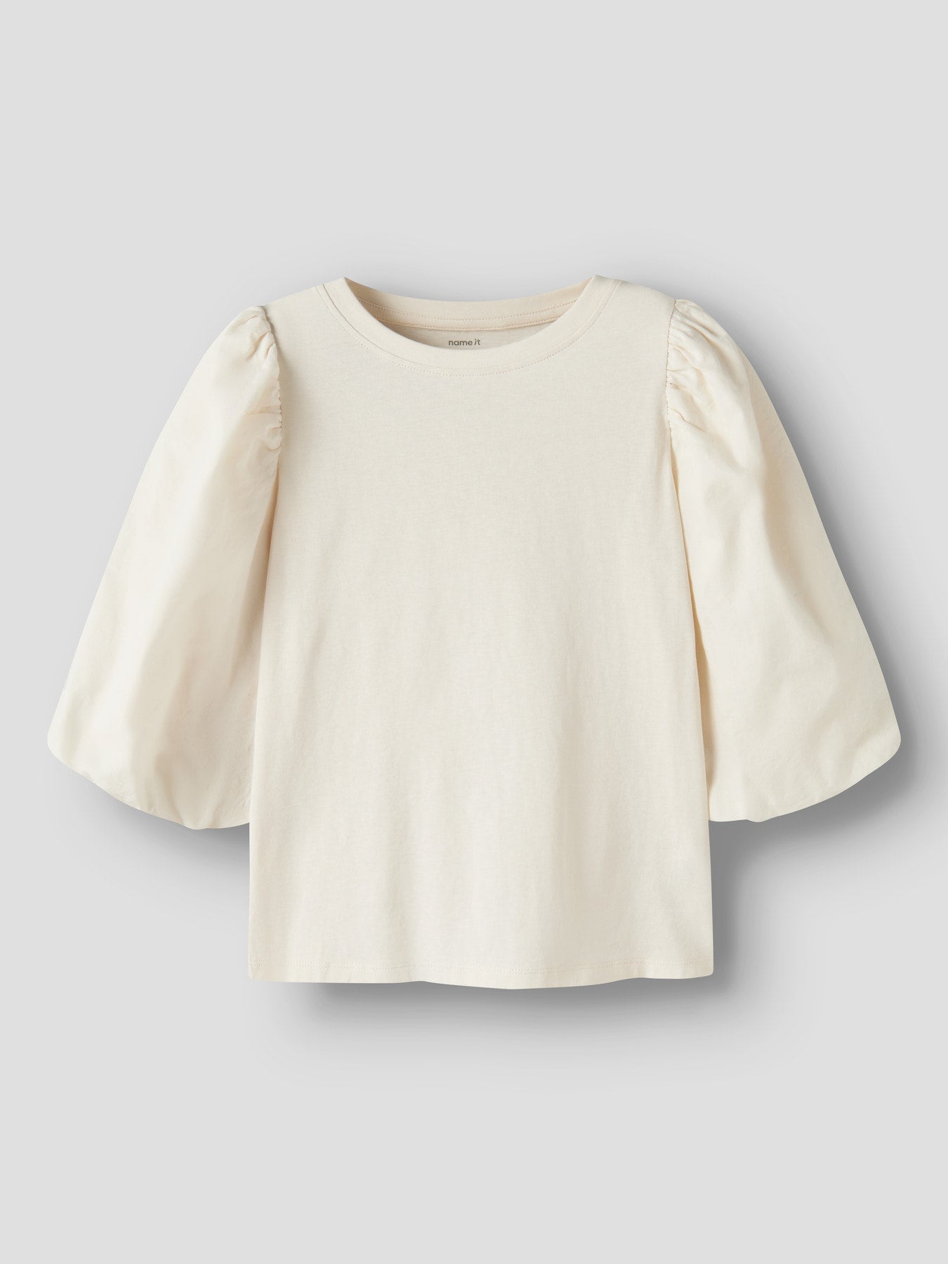 Name It naturvit topp för flicka med korta volangärmar i mjuk bomullsblandning
NKFKOMHA 2/4 TOP
13257658