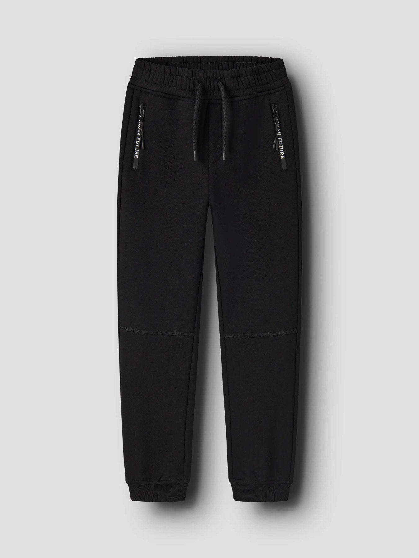 Name It Leo sweatpants för pojke med dragkedjefickor i svart.