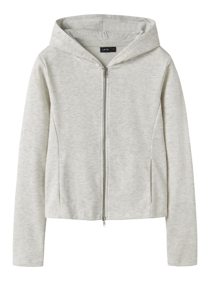 LMTD Lunic ljusgrå hoodiekofta för ungdomstjej med huva, dragkedja, sidofickor och mjuk borstad insida. Modell NLFLUNIC LS BRU S CARDIGAN W. HOOD.