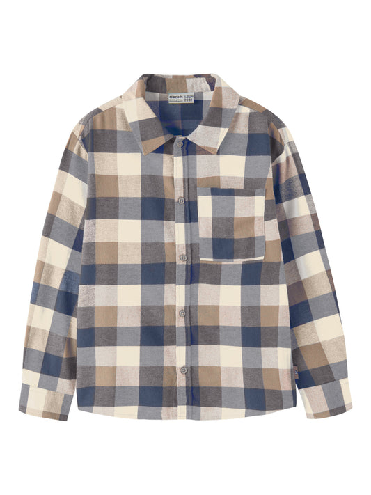 name it Levin rutig overshirt för pojke i ekologisk bomull med skjortkrage, knappar framtill och bröstficka.