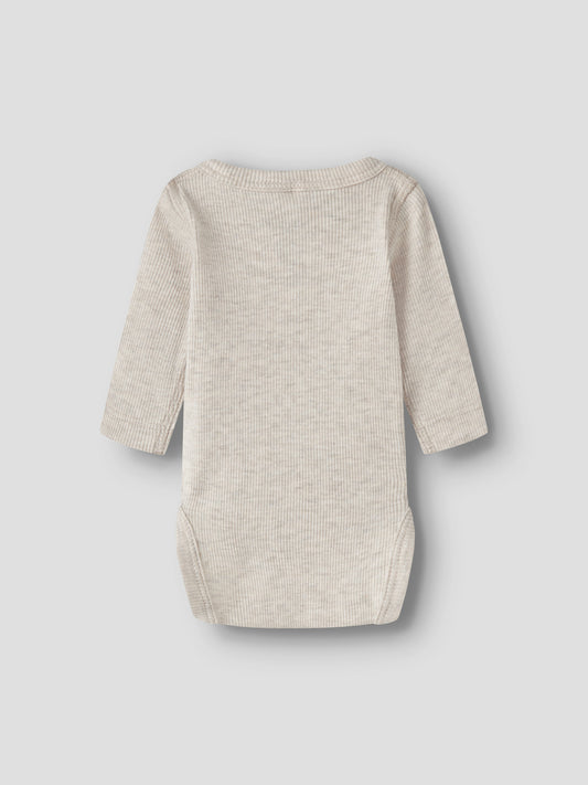 Name It beige prematur omlottbody för baby unisex i ekologisk bomull och TENCEL™ Modal med tryckknappar och mjuk ribbad kvalitet