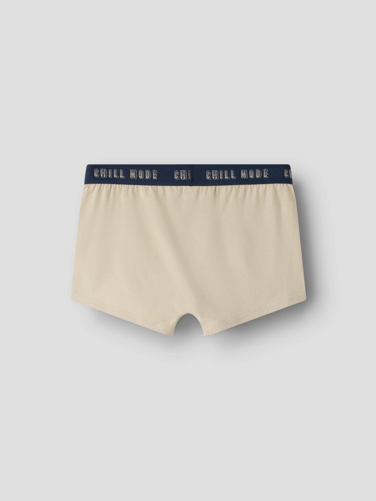 Redesq boxerkalsonger 3-pack för pojke från Name It i marinblått, beige och randigt med CHILL MODE på resåren.