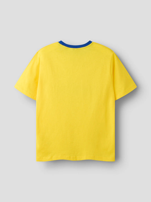 Name It Jamie gul fotbolls-t-shirt för pojke barn i mjuk bomull med sportigt fotbollstryck