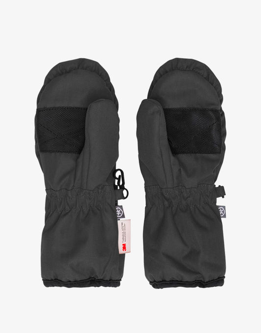Svart vinter handske med smalt skaft som sitter nära handleden. Handskar till pojke och flicka från ColorKids.
COLOR KIDS MITTENS
5459