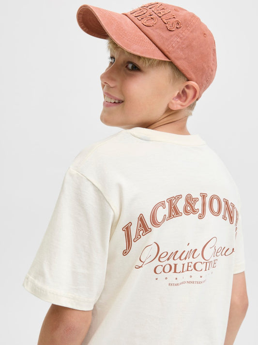 Natur vit t-shirt till kille från Jack & Jones. Ungdoms tröja till pojke med backprint i kontrastfärg.
JJEBRANDES BACKP RELAXED TEE SS SN JNR
12269310