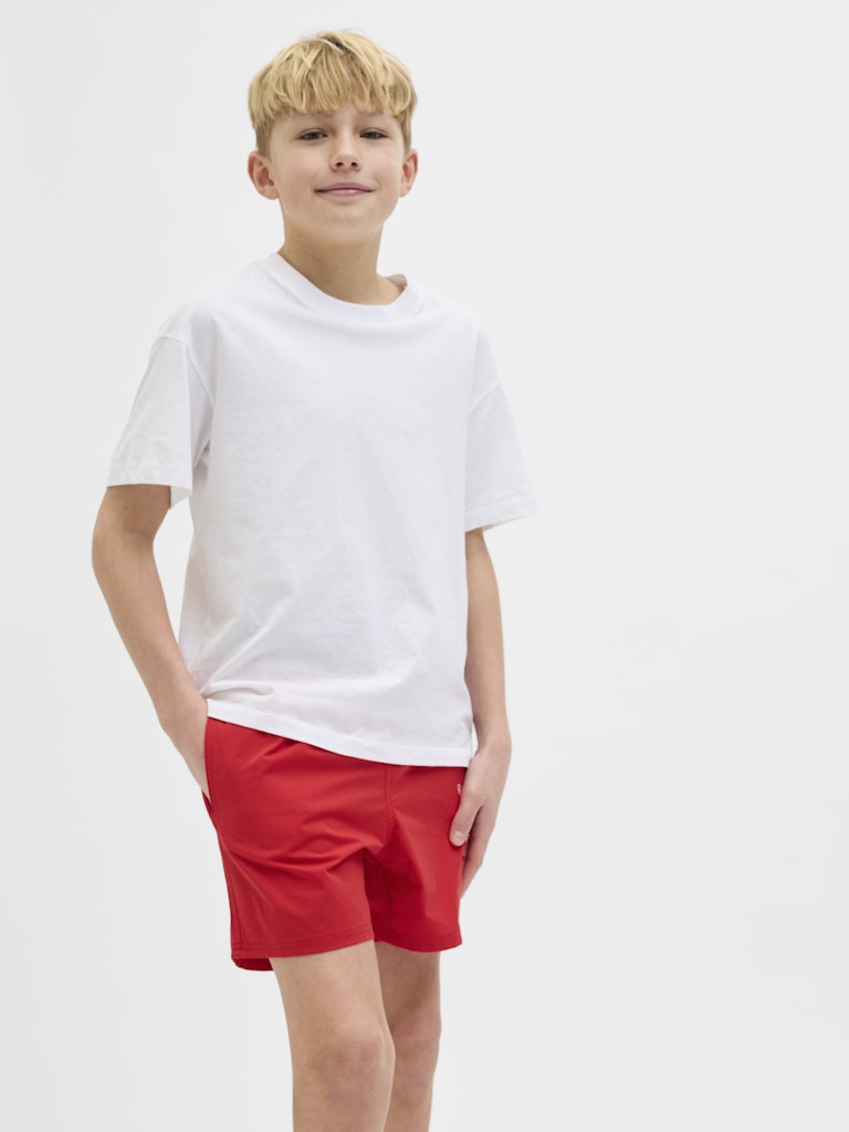 Röda badshorts till ungdom kille. Badkläder från Jack&Jones junior.
JPSTMAUI JJSWIM DOUBLE LOGO AKM SN JNR
12273841