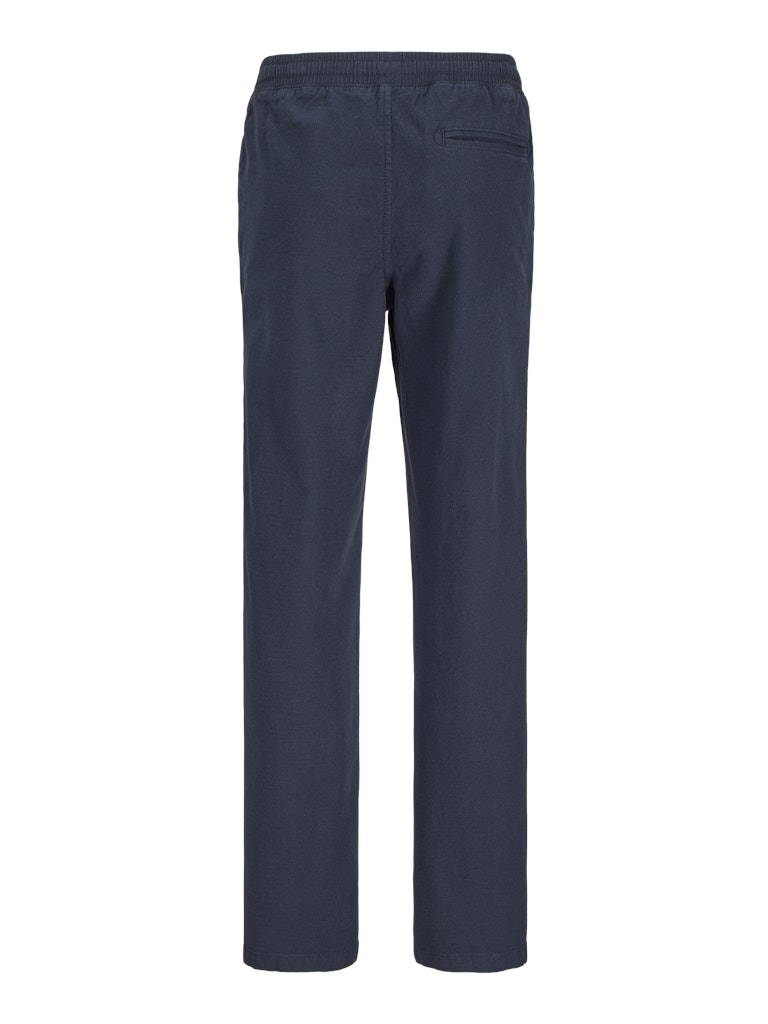 Blå stilren snygg byxa till kille. Dressade ekologiska byxor till pojke från Jack and Jones Kids Junior.
JPSTKANE FURY PANTSNOOS JNR
12297922