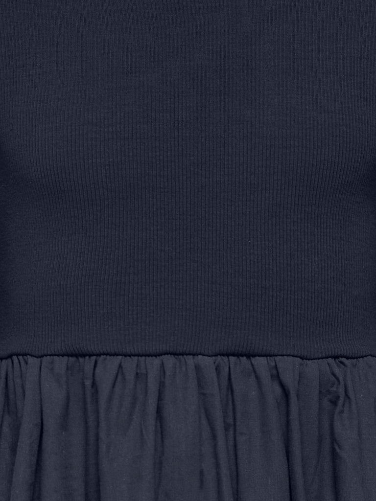 Blå klänning med ribbad överdel och ballongkjol som gör att den passar både till vardag och fest. Barn klänning till flicka från Only kids Girl.
KMGTRINNY SLD LS BAL DRESS JRS NOOS
15361092