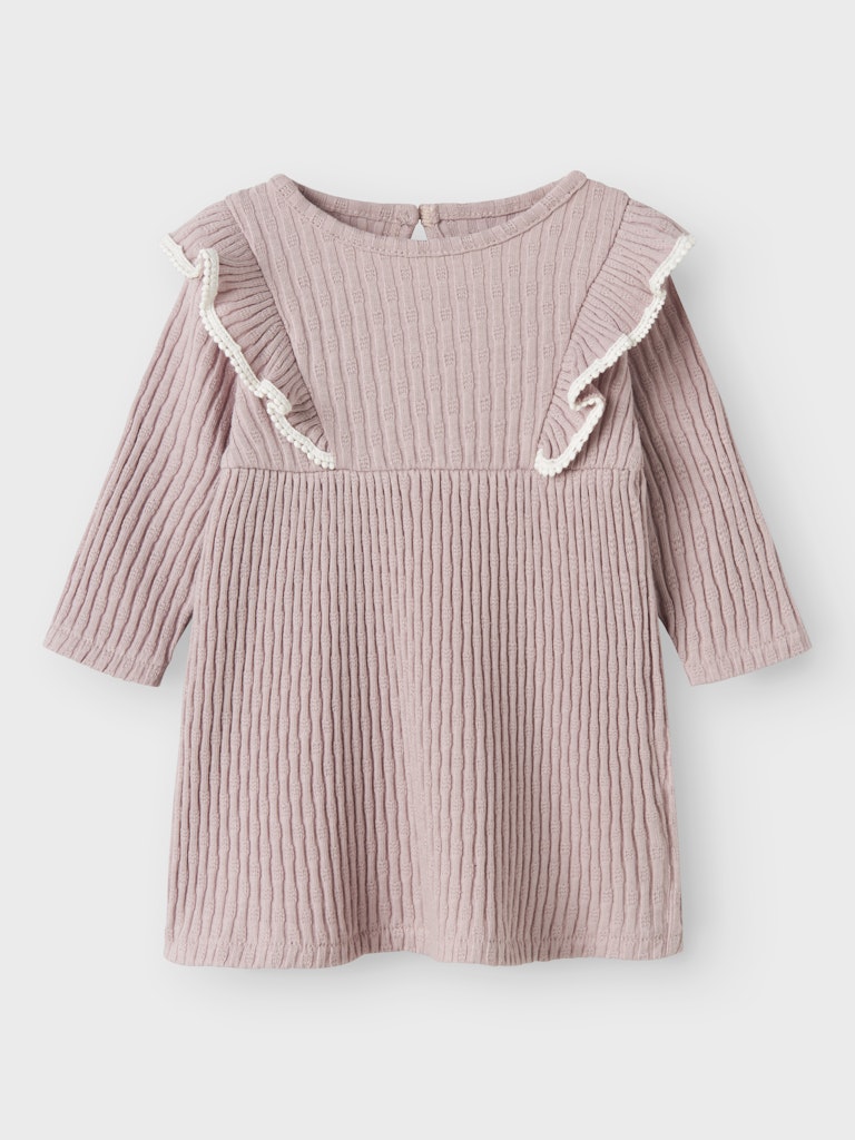 Rosa Baby klänning till flicka. Bebis klänning i ekologisk bomull från Name it. Bebisklänning med volanger vid axlarna.
NBFKOKKO LS DRESS
13244636