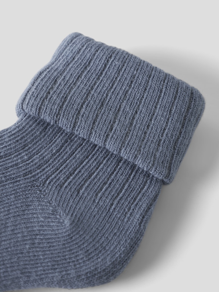 Blå baby strumpa till pojke. Bebis strumpor till nyfödd. Strumpor som sitter kvar.
NBMNOBBU SOCK
13207468