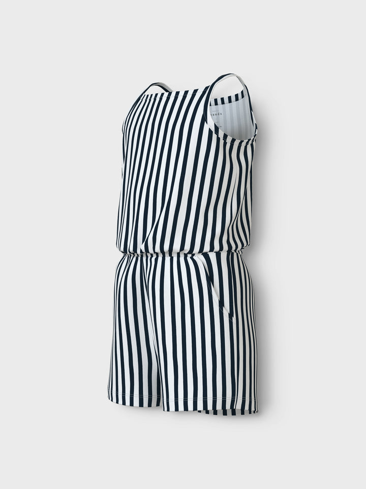 Randig jumpsuit shorts och linne med smala axelband till flicka, tjej från Name it.
NKFVIGGA STRAP SUIT F1
13215236