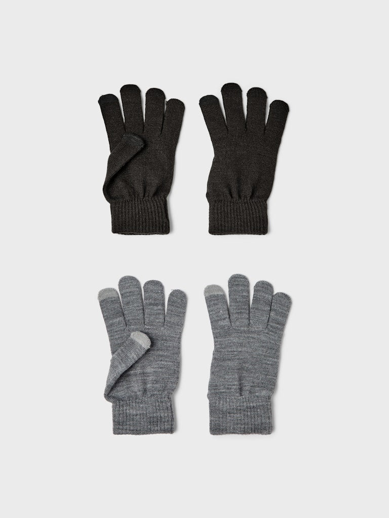 2 pack grå och svarta tunna finger vantar med touch fingers till flicka och pojke. Vantar med magic som gör att du kan använda mobilen med vantarna på.
NKNMAGIC GLOVES TOUCH 2P
13232741