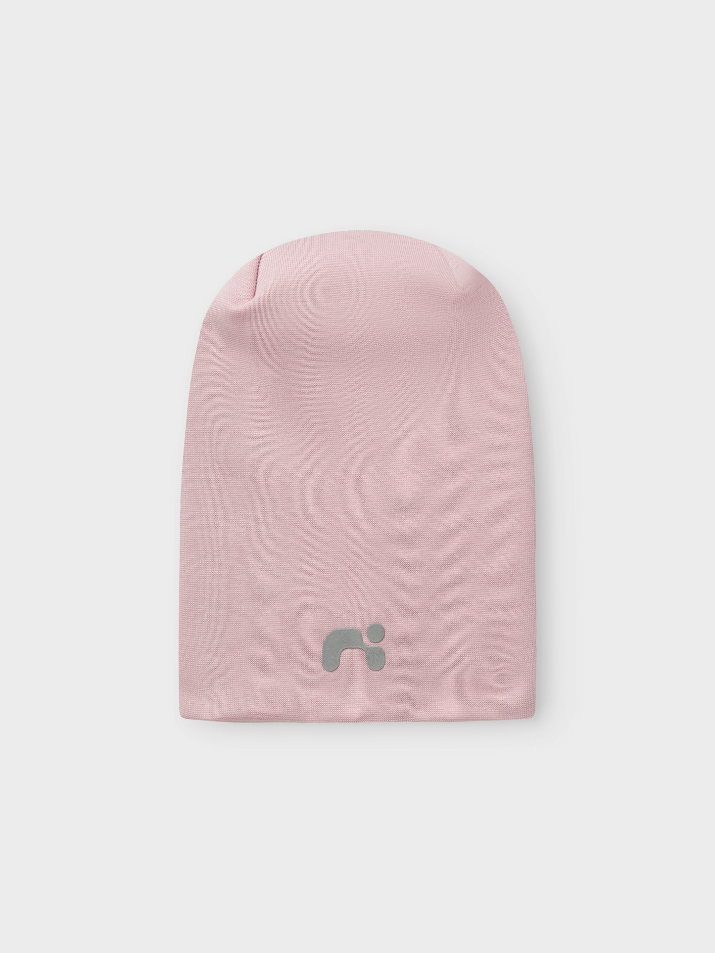 Piffa upp ditt barns outfit med roliga och praktiska huvudbonader och lägg till en snygg touch. Ribbstickad har ett vertikalt, randigt mönster och bra elasticitet för en skön känsla och en tidlös look.
Produkttyp: Mössa
Tryck : Dekorativt reflextryck
Storlek
46/47 ca 6-12 månader
48/49 ca 1-2 år
50/51 ca 2-4 år