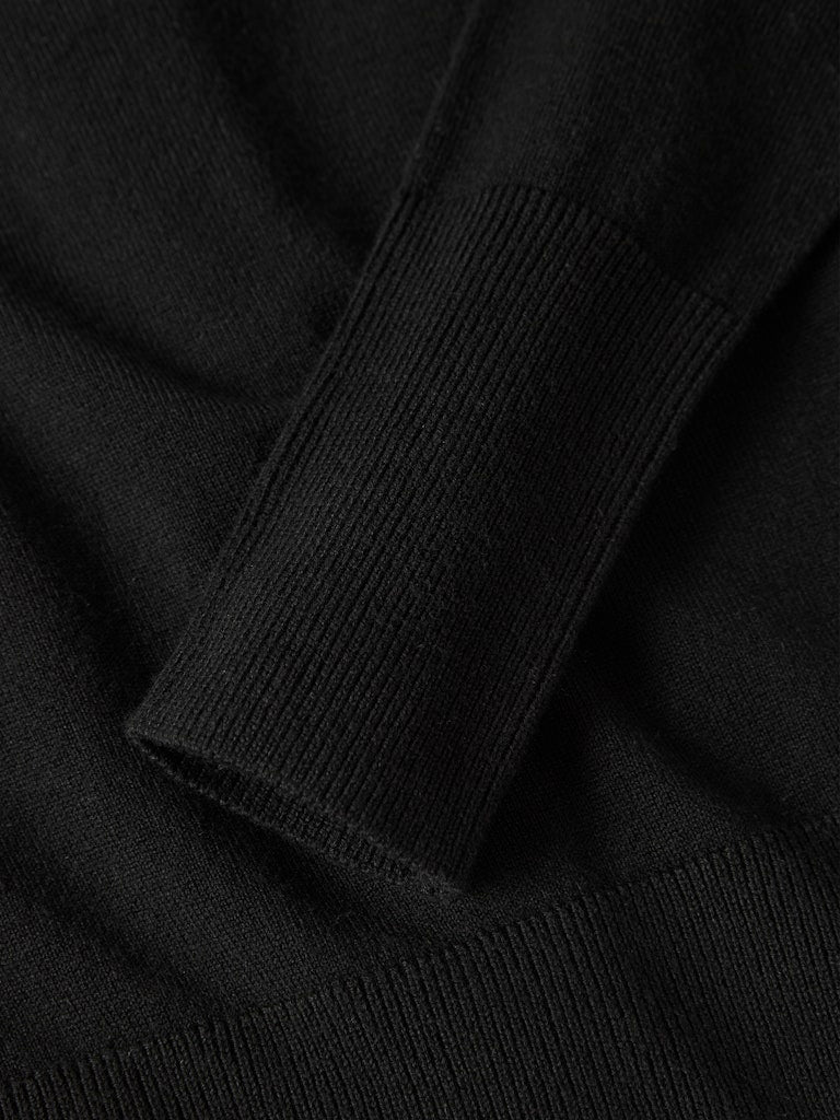 Svart stickad luv jacka, cardigan till flicka. Tjej ungdomskläder från Name it.
NKFNULLARIA LS SLIM SH KNIT WH
13246488