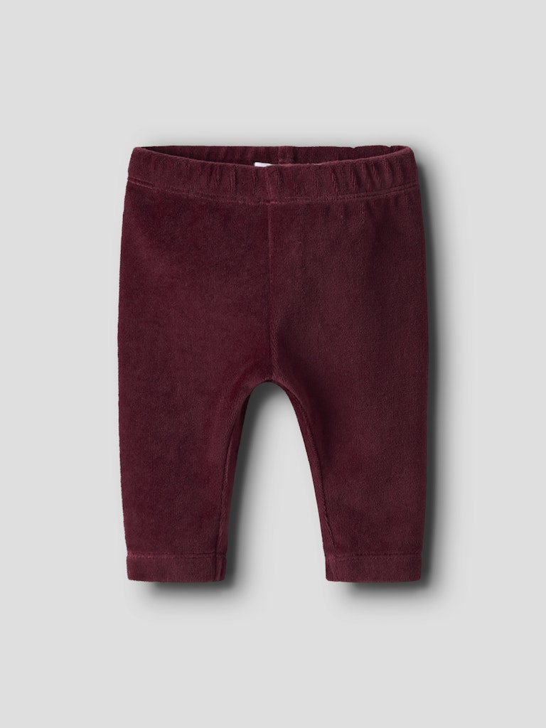 Vin röd baby legging i velour med stor rosett på rumpan till flicka. Bebis byxor till nyfödd tjej i ekologisk bomull från Name it.
NBFROXY VEL LEGGING
13249230