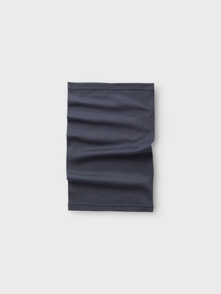 Blå tub scarves i merino ull till pojke och flicka. Halsduk till barn och ungdom kille i skön merinoull från Name it.
NKMWILLTO WOOL TUBE SCARF
13229090