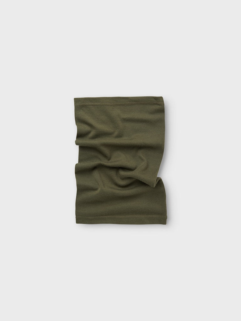 Grön tub scarves i merino ull till pojke och flicka. Halsduk till ungdom tjej och kille barn i skön merinoull från Name it.
NKMWILLTO WOOL TUBE SCARF
13229090