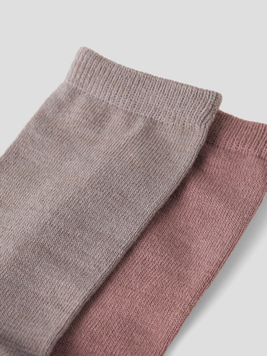 Tunna grå och rosa ull strumpor i merinoull till flicka. Barn strumpor i 2-pack för varma fötter.
NKFWAK WO/BL 2P SOCK
13228565