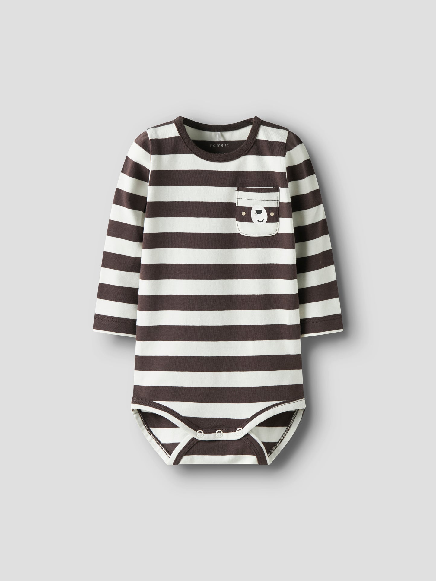 Brun och vit randig baby body till pojke. Ekologisk bebiskläder från name it.
NBMKING LS BODY
13244591